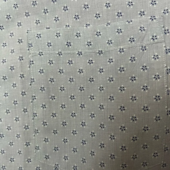 Lot of 4 Banana Republic button down men’s shirts - Picture 5 of 13